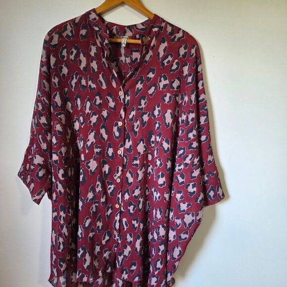 EUC INTIMATELY FREE PEOPLE PRINTED OVERSIZE PLEATED BACK TOP SIZE SMALL - Picture 2 of 16